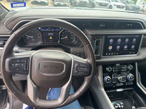 Used 2021 GMC Yukon Denali w/ Denali Premium Package AWD/4WD image 22