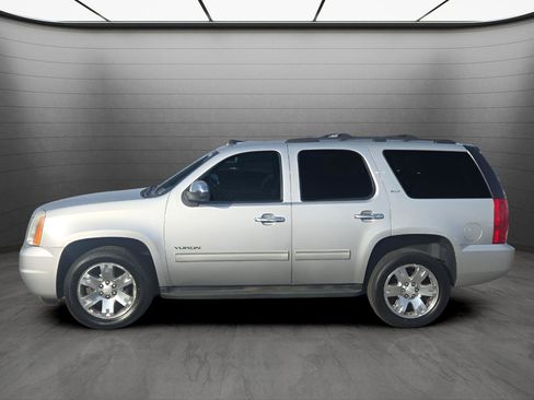 Used 2012 GMC Yukon SLT w/ Regional Value Package image 25