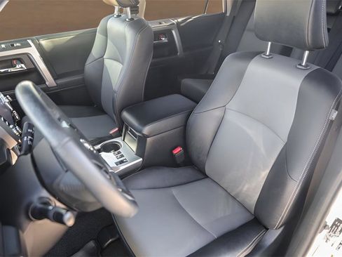 Used 2020 Toyota 4Runner SR5 Premium image 7