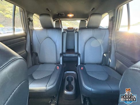 Certified 2025 Toyota Highlander XSE image 6