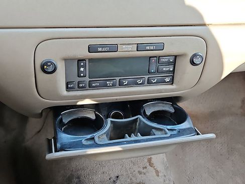 Used 2001 Lincoln Town Car Signature image 13