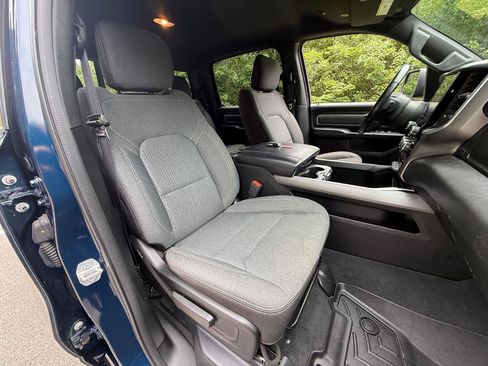 Used 2019 RAM 1500 Big Horn AWD/4WD image 32