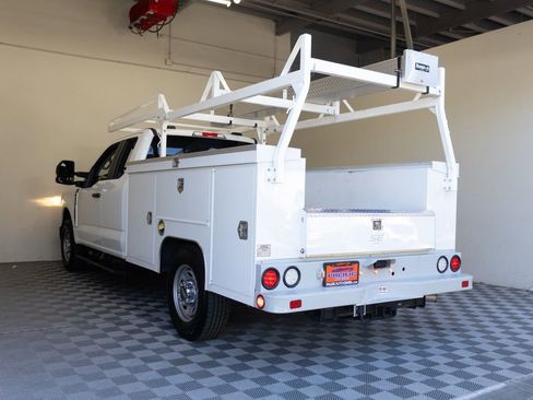 Used 2024 Ford F250 XL w/ XL Chrome Package image 15