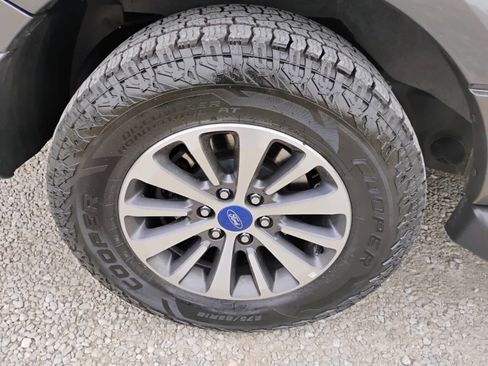 Used 2016 Ford Expedition EL XLT image 33