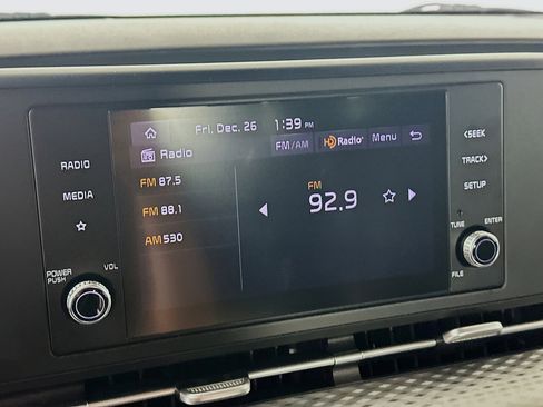 Used 2024 Kia Carnival LX image 21