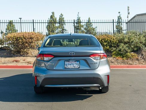 Certified 2022 Toyota Corolla LE FWD image 9