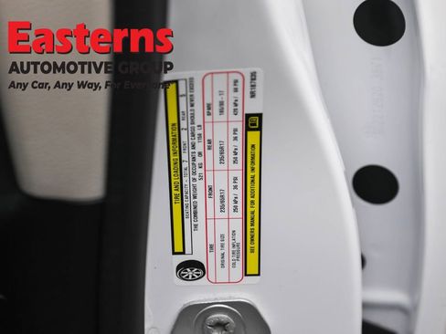 Used 2022 Chrysler Voyager LX image 32