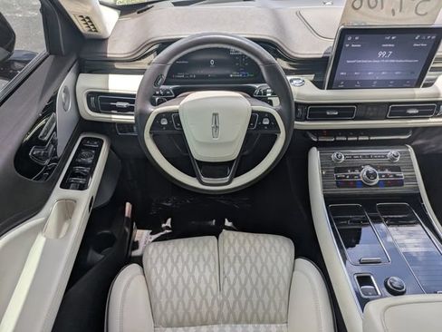 Used 2023 Lincoln Aviator Black Label Grand Touring w/ Class IV Trailer Tow Package AWD/4WD image 21