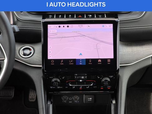 Used 2025 Jeep Grand Cherokee Limited image 20