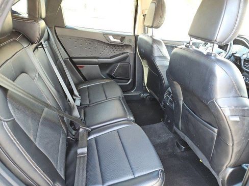 Used 2020 Ford Escape Titanium image 16