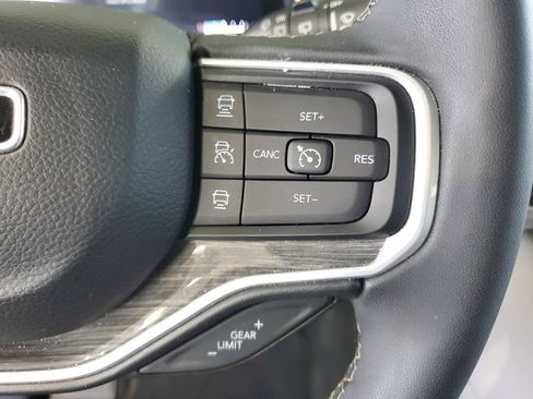 Used 2022 Jeep Wagoneer Series III RWD image 24
