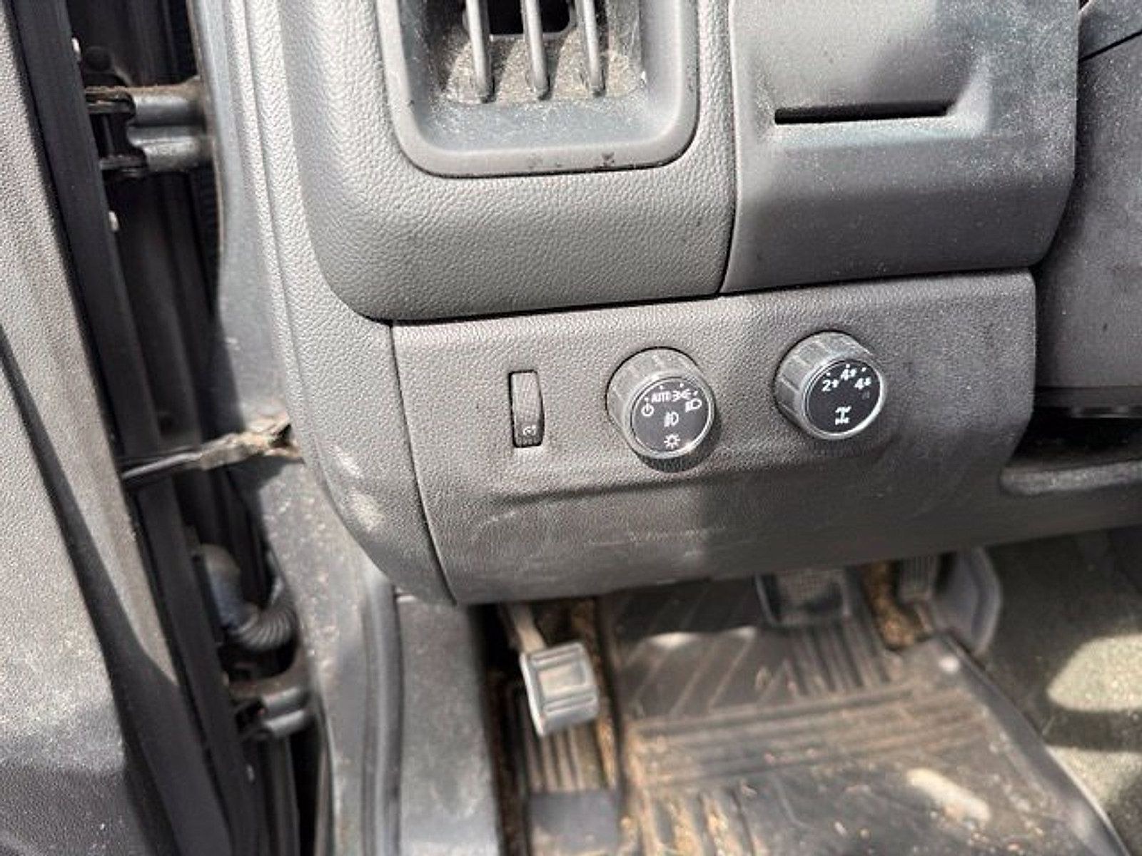 Used 2016 Chevrolet Colorado LT w/ LT Convenience Package AWD/4WD image 15