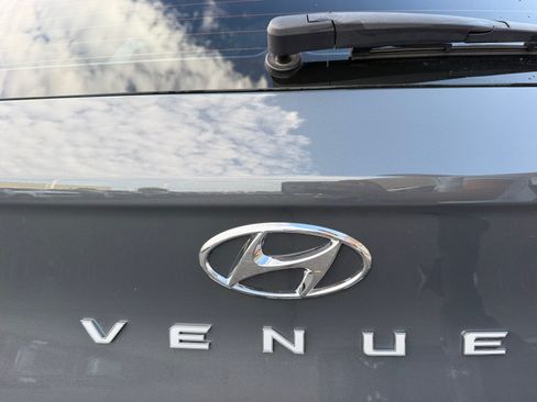 Used 2024 Hyundai Venue SEL FWD image 24