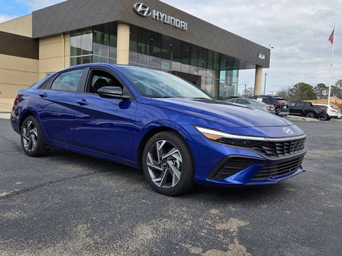 New 2025 Hyundai Elantra Sport image 1
