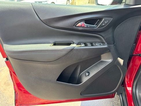 Used 2023 Chevrolet Equinox RS FWD image 8