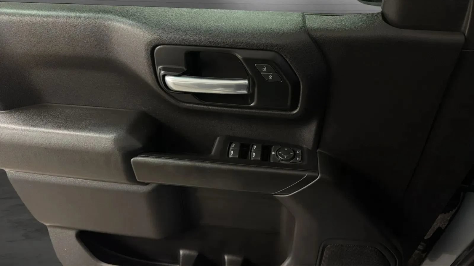 Used 2019 Chevrolet Silverado 1500 Custom Trail Boss w/ Custom Convenience Package AWD/4WD image 16