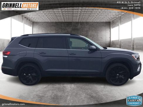 Used 2025 Volkswagen Atlas SE AWD/4WD image 4
