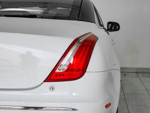 Used 2012 Jaguar XJ L image 48