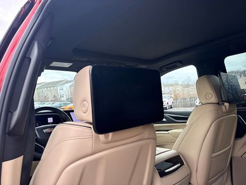 Certified 2024 Cadillac Escalade ESV Premium Luxury image 13