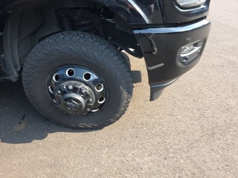 Used 2022 RAM 3500 Limited w/ Night Edition AWD/4WD image 4
