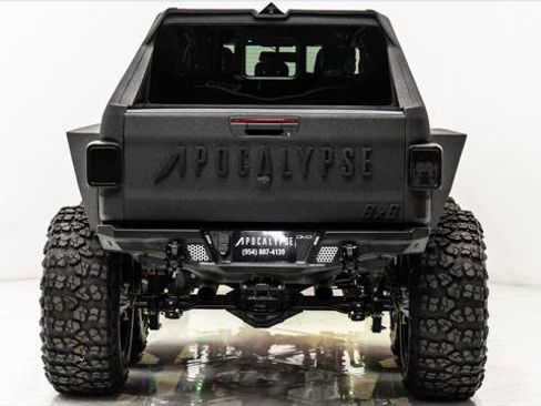 Used 2025 Jeep Gladiator Sport image 10