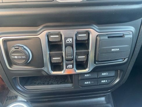 Used 2021 Jeep Wrangler Unlimited Sport image 26