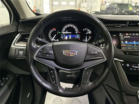 Used 2018 Cadillac XT5 Luxury w/ Driver Awareness Package image 37