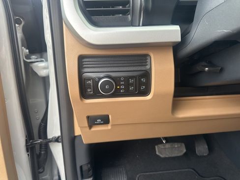 New 2026 Ford F250 XLT w/ XLT Premium Package image 23