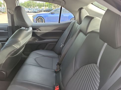 Used 2021 Toyota Camry SE FWD image 7