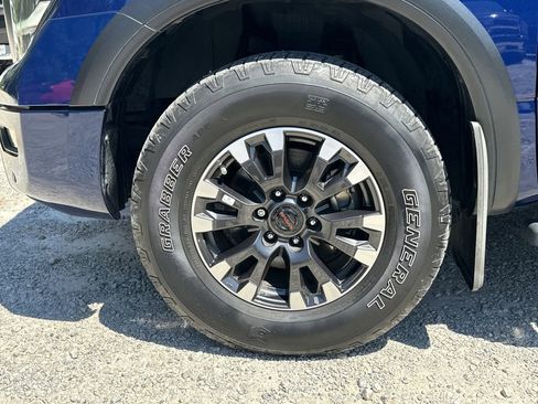 Used 2021 Nissan Titan PRO-4X w/ Pro-4x Convenience Package image 11