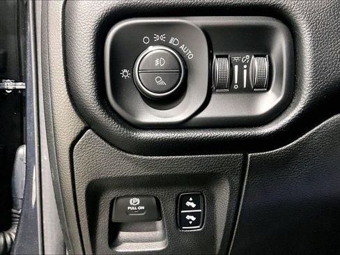 Used 2019 RAM 1500 Laramie image 16