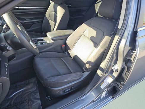 Used 2022 Nissan Altima 2.5 SV AWD/4WD image 6