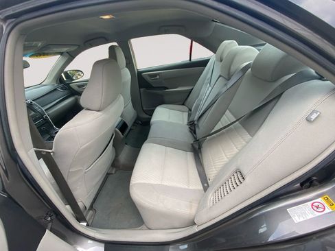 Used 2016 Toyota Camry LE FWD image 12