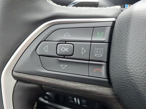 New 2025 Jeep Grand Cherokee Limited w/ Black Appearance Package image 15