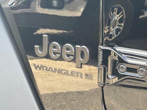 Used 2025 Jeep Wrangler Unlimited Sport AWD/4WD image 27