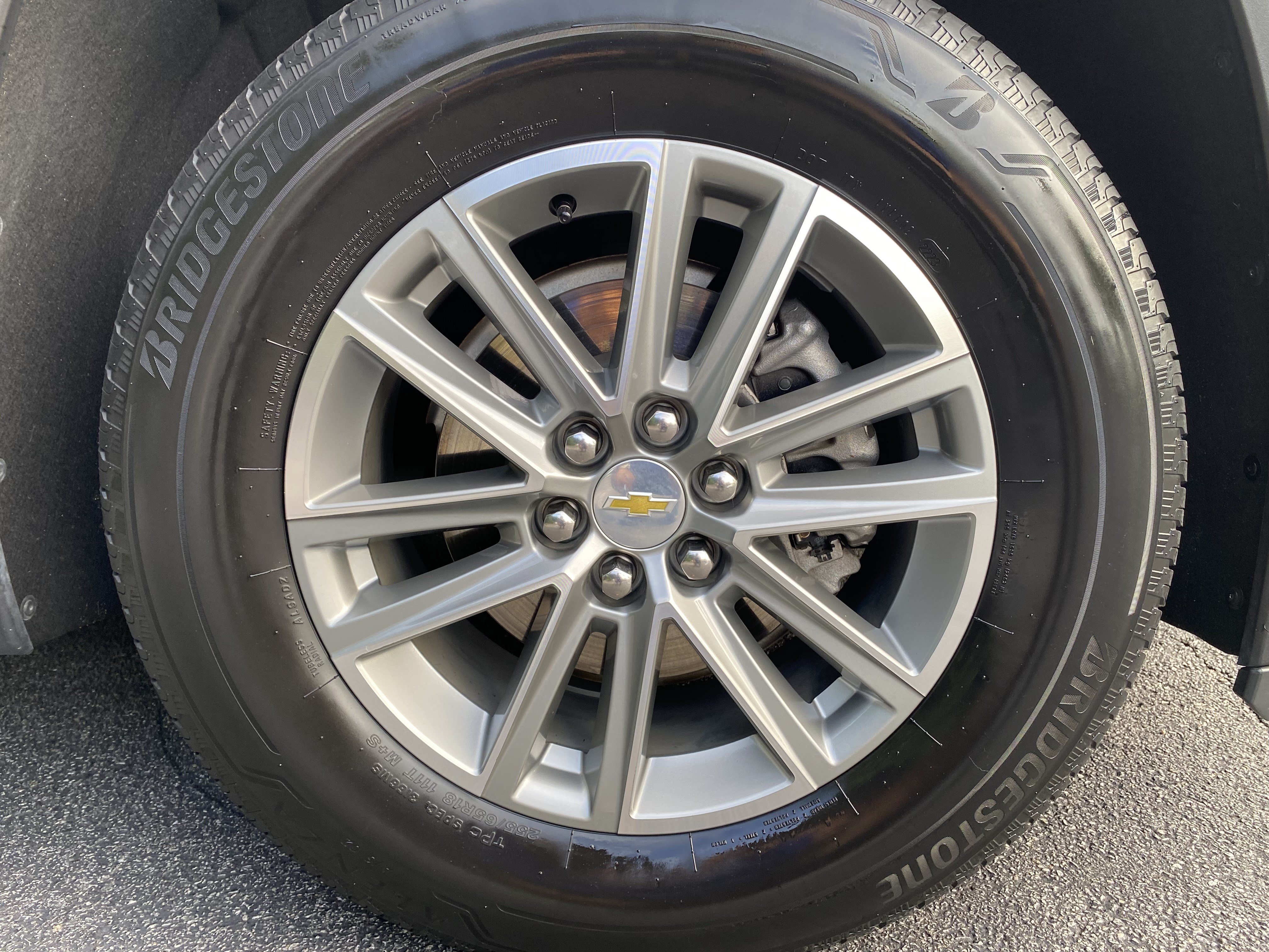 Used 2023 Chevrolet Traverse LT FWD image 41
