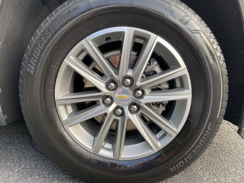 Used 2023 Chevrolet Traverse LT FWD image 41