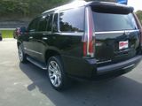 Used 2017 Cadillac Escalade Luxury image 3
