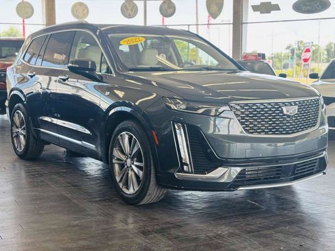 Used 2022 Cadillac XT6 Premium Luxury w/ Technology Package AWD/4WD image 4
