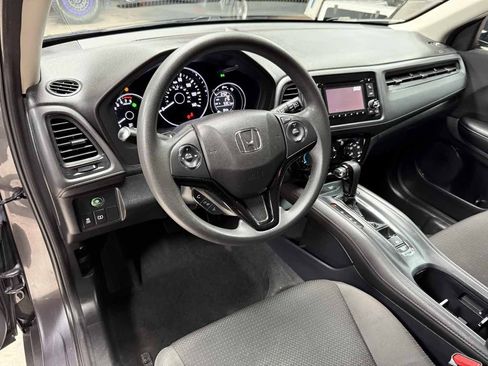 Used 2022 Honda HR-V LX image 9