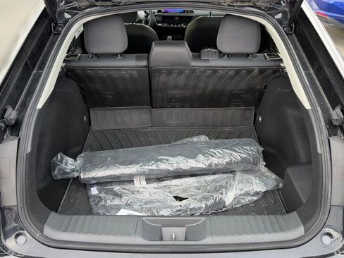 Used 2024 Toyota Prius LE image 5