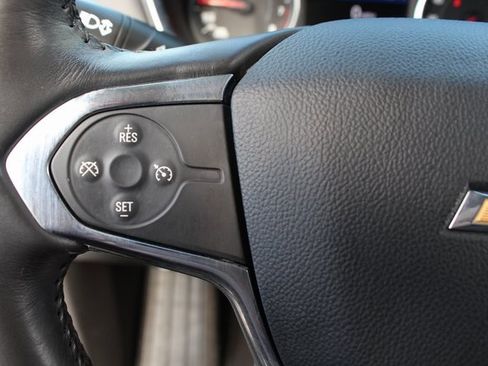 Used 2020 Chevrolet Traverse LT image 20