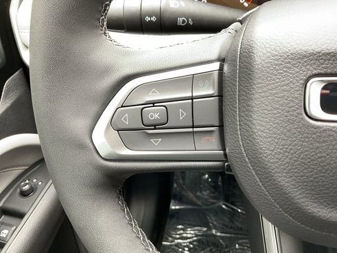 New 2026 Jeep Compass Limited image 18