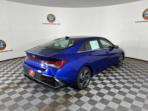 Used 2025 Hyundai Elantra Limited FWD image 17