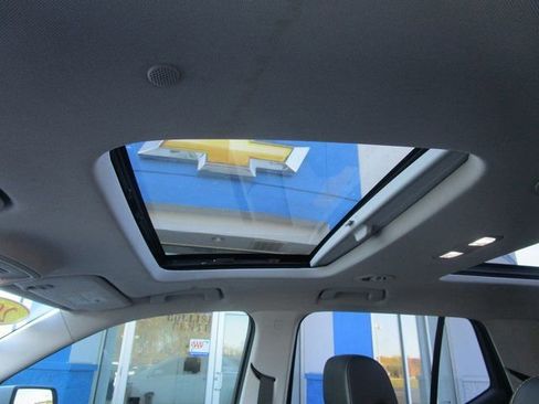 Used 2019 Chevrolet Traverse LT w/ LT Premium Package image 20