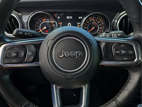 Used 2020 Jeep Wrangler Unlimited Sahara AWD/4WD image 24