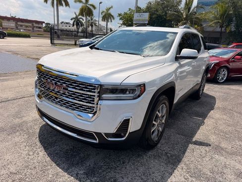 Used 2020 GMC Acadia SLT FWD image 3