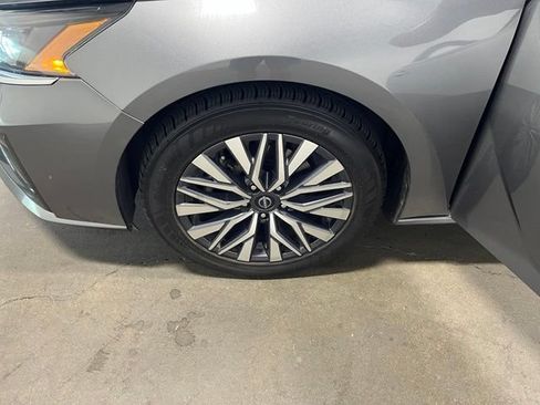 Used 2024 Nissan Altima 2.5 SV FWD image 30