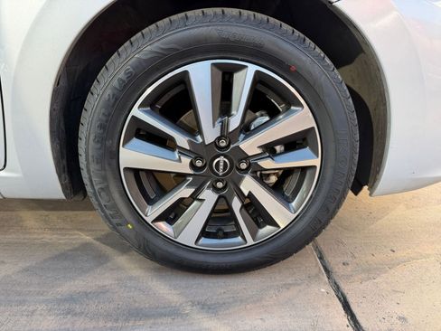 Used 2025 Nissan Versa SV image 28