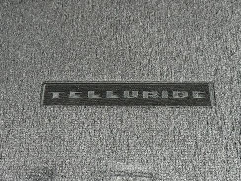 Used 2023 Kia Telluride S image 21